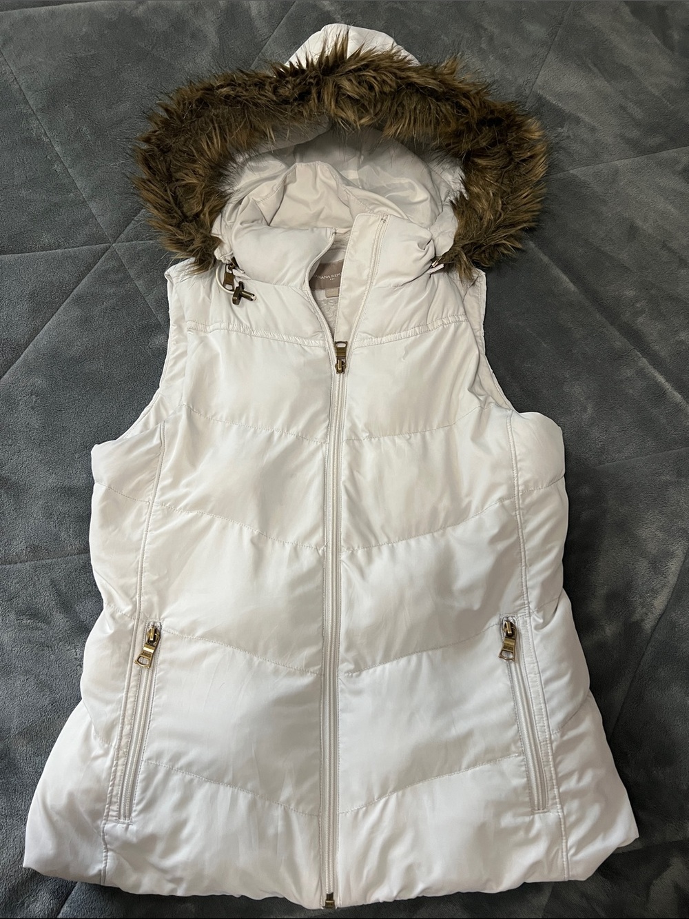 Women’s White Quilted Hooded Vest with Faux-Fur Trim
